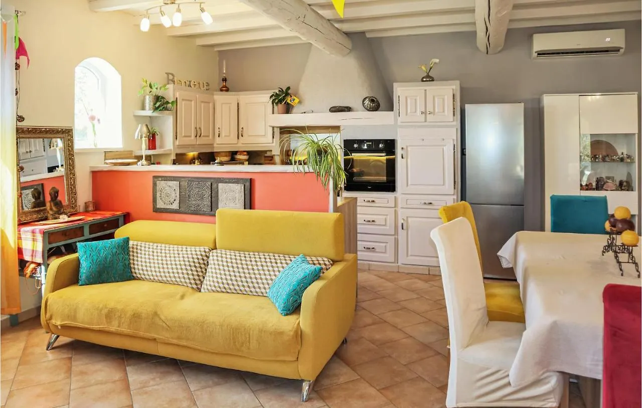 Amazing Home In Valreas With Wifi 0*,