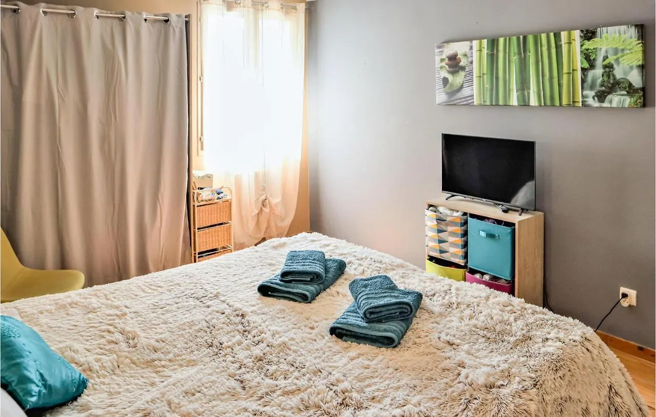 Amazing Home In Valreas With Wifi 0*,  France