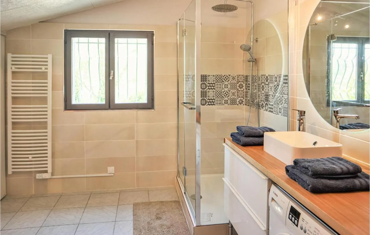 Amazing Home In Valreas With Wifi